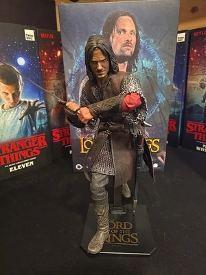 Figura de acción completa Asmus Toys Señor de los Anillos Aragorn At Helms Deep 1:6 Foto 1 de 3