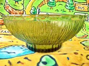 Vintage 1975 FTD Green Glass Footed Bowl Candy Dish - EXCELLENT CONDITION!! - Picture 1 of 7