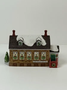 Dept 56 Stoney Brook Town Hall 5644-8 Dickens Village Retired w/ Box & Light - Picture 1 of 9