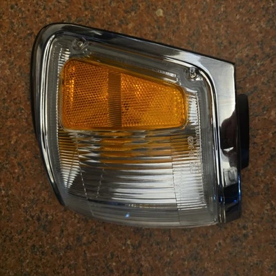 For 1992-1995 Toyota 4Runner Fender Side Corner Parking Light Lamp LH Left Hand - Image 1 of 4