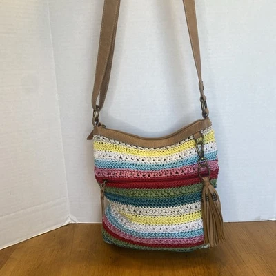 Bolso Hobo The Sak Sequoia Estilo Años 90 Crochet Multicolor Bandolera Cartera con Dije Foto 1 de 4