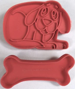 Clifford the Big Red Dog Cookie Cutter Lot 2 Dog Bone Scholastic Vintage 1988 - Picture 1 of 4