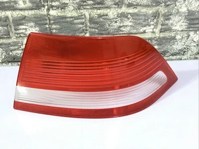 Cubierta de lente de luz trasera derecha Saab 9-3 2003-2007 (lado del pasajero) OEM Foto 1 de 4