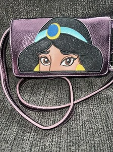 Danielle Nicole Disney’s Aladdin Jasmin kleine Umhängetasche lila - Bild 1 von 4