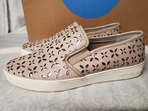 Michael Kors Women's Cement Silver Keaton Perforated Floral Slip-On Leather 11 - Picture 1 of 6