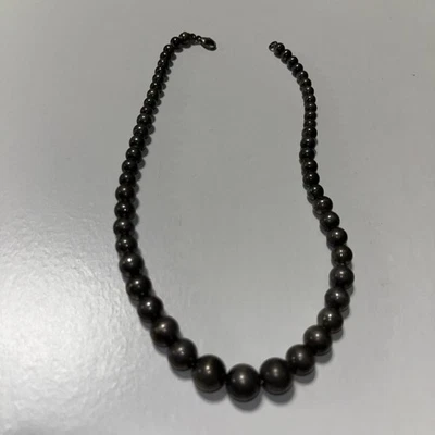 Collar de bola graduada de plata de ley Tiffany & Co. 29 gramos Foto 1 de 4