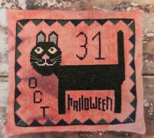 Lucy Beam Love In Stitches HALLOWEEN CAT by Rebecca Noland Cross Stitch Pattern - Picture 1 of 3