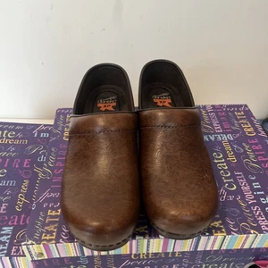 Dansko XP Tooled braune Leder Clogs US Größe 6,5-7 EU 37 Krankenschwester Arzt Komfortschuh - Bild 1 von 16