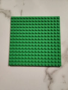 Lego 16x16 (5"x5") Studded Rigid Plates 91405 Green - Picture 1 of 12