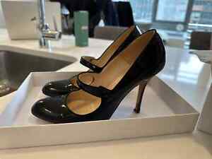 MANOLO BLAHNIK Patent Leather Mary Jane Pumps; Size: 7.5 with box and shoe bag