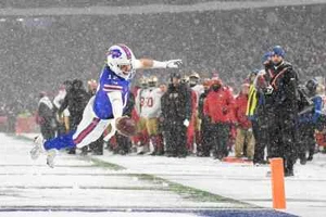 Josh Allen 8X10 Snow Game Photo - Buffalo Bills - NFL - Picture 1 of 1