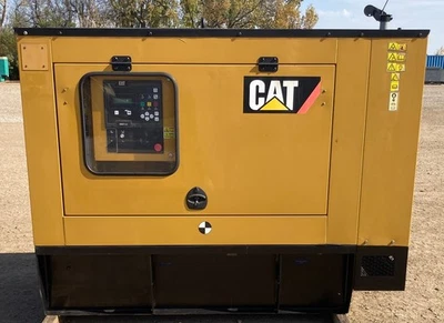 Generador Diesel CAT de 30 kw - 2,2 L 4 Cil. - 849 horas - Mfg. 2009 Foto 1 de 4