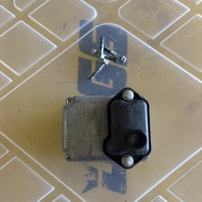 2015 Suzuki Hayabusa GSX1300R крышка дышащего картера двигателя - Изображение 1 из 4