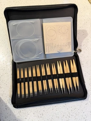 Juego de agujas de tejer circulares intercambiables de bambú Clover Takumi- Foto 1 de 4