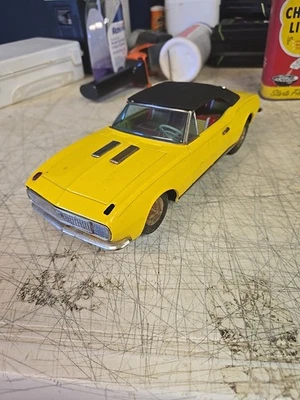 Coche Chevy Camaro de juguete de hojalata años 1968-70 hecho en Japón  Foto 1 de 4
