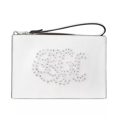 Cartera/muñequera pequeña de cuero bordado con ojales Ralph Lauren blanca suave Foto 1 de 4