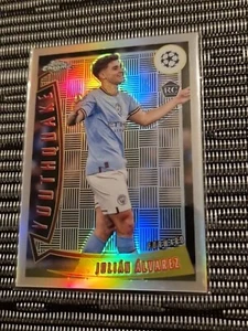 2022-23 Topps Chrom Julian Alvarez Youthquake Refraktor Rookie Karte #YQ-28 RC - Bild 1 von 2