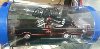 San Diego comic con Flocked Batmobile 1:18 1966 TV series One Of 525 Worldwide! - Image 1 of 4