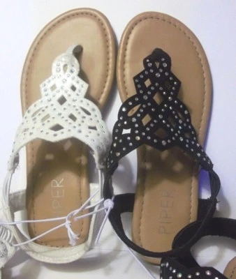 Sandalia Joann Joann negra o blanca para niñas pequeñas, de Piper. tallas asst. Nuevo con etiquetas Foto 1 de 4