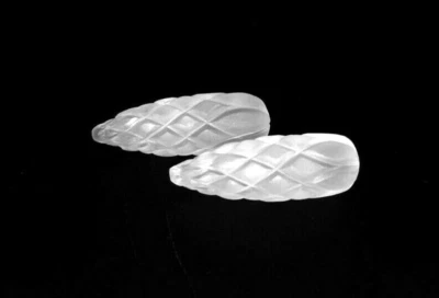 CRISTAL DE ROCA NATURAL/tallado a mano/esmerilado/gota/ancho 9,50 mm/l 27 mm/33,00 quilates/sin perforar Foto 1 de 4