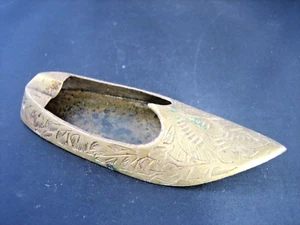 Vintage hand made in India shoe shaped miniature brass ashtray / ornamental - Bild 1 von 5