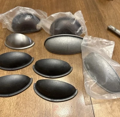 Lote de 9 tiradores de cajón de cubo de taza Berenson Et Al - bronce veneciano y acabados mixtos Foto 1 de 4