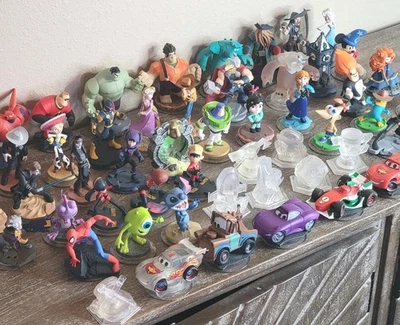 Lote de 54 figuras Disney Infinity Star Wars - Toy Story - Los Increíbles - Coches Foto 1 de 4