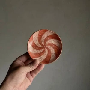 Sake Cup Guinomi Meiji Kutani Red Picture Twisted Pattern Flat Cup 1 Small Plate - Foto 1 di 12