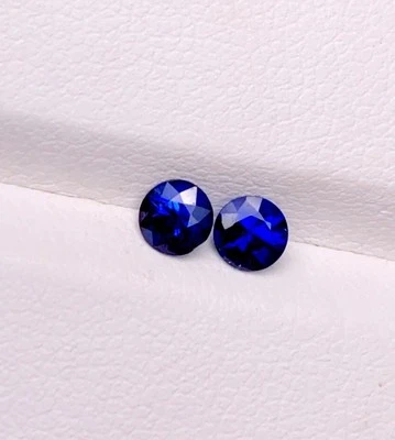 0.74Ct Wonderful 100% Natural Blue Sapphire - Image 1 of 2
