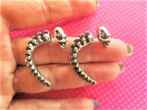 Skull bone fake plug 3D earrings - Picture 1 of 3