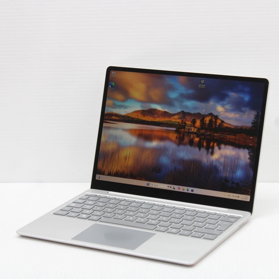 Microsoft Surface Laptop Go 1943 12.5 inch Intel i5 1035G1 8GB RAM 256GB SSD - Image 1 of 4