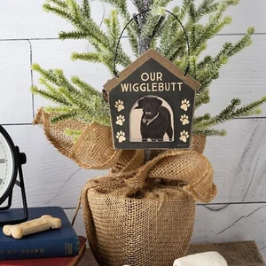 Photo Frame Our Wigglebutt Small Magnet Hanging Dog House Holds 3" X 2" Photo - Picture 1 of 3