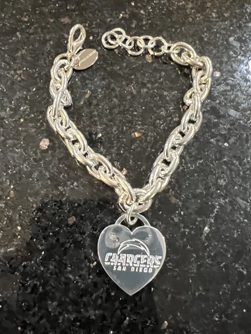Los Angeles Chargers NFL Logo Sweetheart heart Shaped Bracelet silvertone Metal Cover