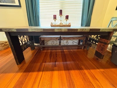 Preciosa madera rústica y hierro forjado 8 X 4 pies Mesa de comedor con 4 sillas y banco Foto 1 de 4