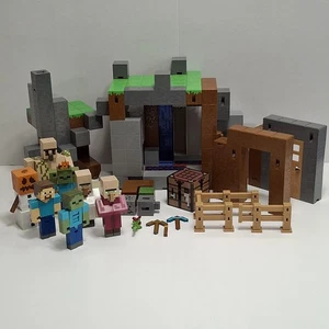 Mattel Minecraft Survival Mode Playset INCOMPLETE + Extras W/ Characters - Foto 1 di 10