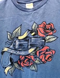 Gun Roses T-Shirt Lethal Beauty Herren XL Tattoo Style Alternative Grunge Blau Vintage - Bild 1 von 10