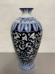 Vintage 17” Tall Large Floor Vase Cobalt Blue And White Floral Scroll Vase - Picture 1 of 7