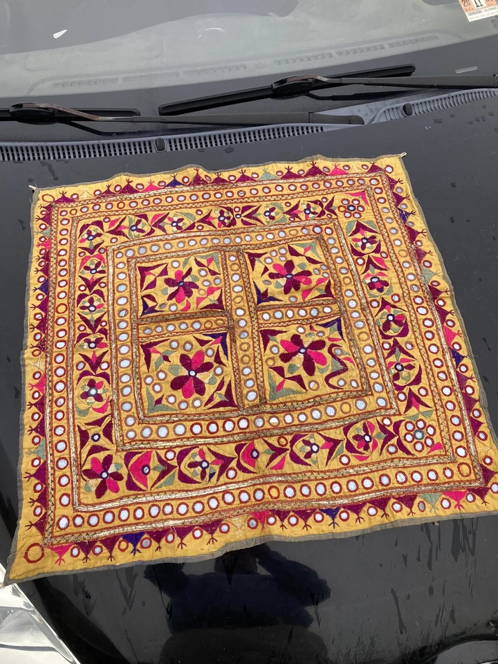 Colgante de pared Kutchi indio bordado retazos 24" cuadrado negro vintage Foto 1 de 1