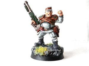 A18 WARHAMMER 40K ASTRA MILITARUM ARMY - CATACHAN LIEUTENANT OOP  METAL MODEL - Picture 1 of 3