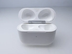 Apple AirPods 3. Generation MagSafe etui ładujące A2566 puste używane #76 - Zdjęcie 1 z 6