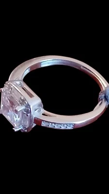 Anello In Argento 925 Con Zirconi Bianchi Rodiato - Immagine 1 di 4