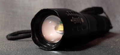 Ultra-leistungsstarke XML-T6 LED-Taschenlampe – 5 Modi – stoßfest schwarz - Bild 1 von 3