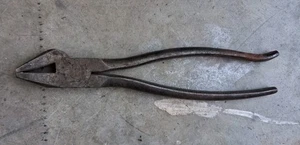 Vintage Red Devil No. 210 8 1/2” Long Glass Breaking Pliers Pat. Pend. A17 - Picture 1 of 4