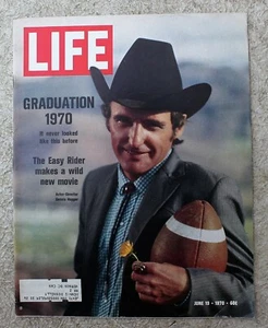 Life; June 19, 1970; Dennis Hopper; Grad '70; Robert Finch; Driver Ant; B Chaney - Foto 1 di 11