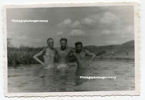 D569 Foto Russland Nackte deutsche Soldaten Baden im Fluß Nackt Gay Nackig Nude