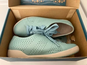 Danskin Size 38 Aqua Leather Lace Up Sneakers Women's Shoes 8.5 M - Picture 1 of 7