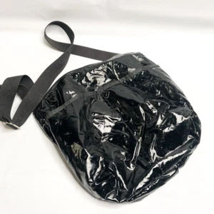 LeSportsac Damen Umhängetasche schwarz verstellbarer Riemen Reißverschluss glänzend Taschen - Bild 1 von 4