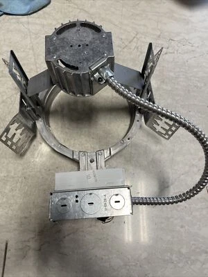 Cooper Portfolio Light Compact Fluorescent C7042EDR32 NEW - Image 1 of 4