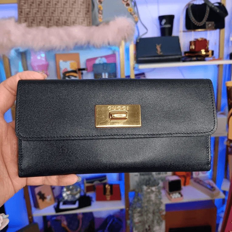 Cartera Gucci Vintage Azul Oscuro Medianoche Cera Cuero de Becerro Dorado Bloqueo Giratorio con Caja Foto 1 de 4