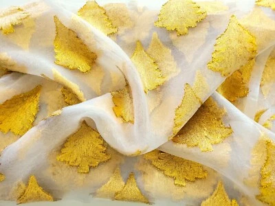 Tela metálica vintage navideña de seda de gasa transparente/dorada Foto 1 de 2